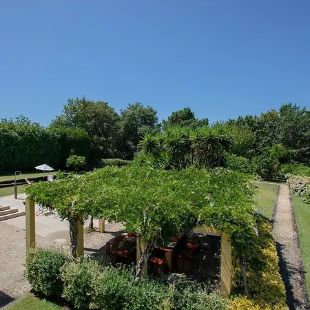 Liiiving In | Countryside Pool House *