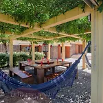 Liiiving In | Countryside Pool House Semesterbostad
