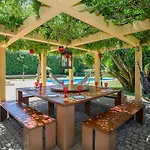 Liiiving In | Countryside Pool House *
