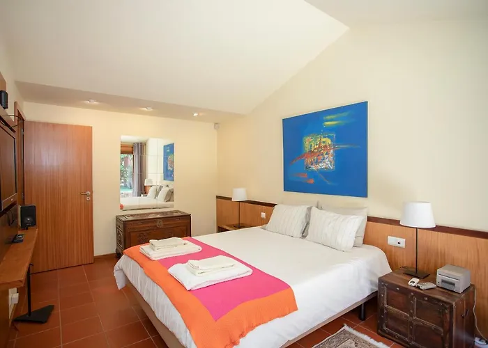 Liiiving In | Countryside Pool House Tatil Evi Caminha