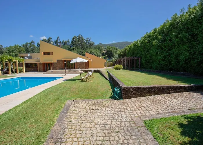 Liiiving In | Countryside Pool House * Caminha