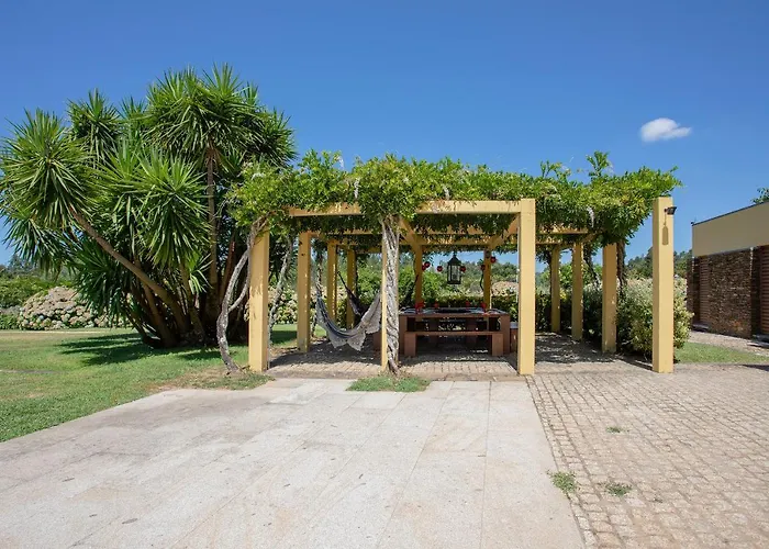 Liiiving In | Countryside Pool House Дом отдыха